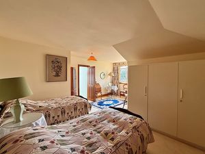 Photo 21- click for photo gallery